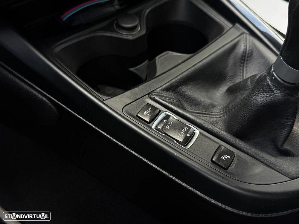 BMW 116 d Pack M - 25