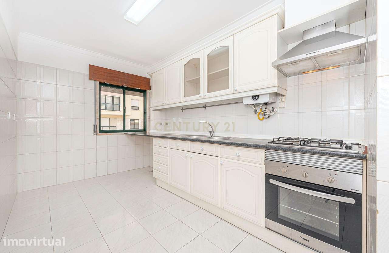 Apartamento T2 para arrendamento em Massamá 6ª fase - Grande imagem: 4/28