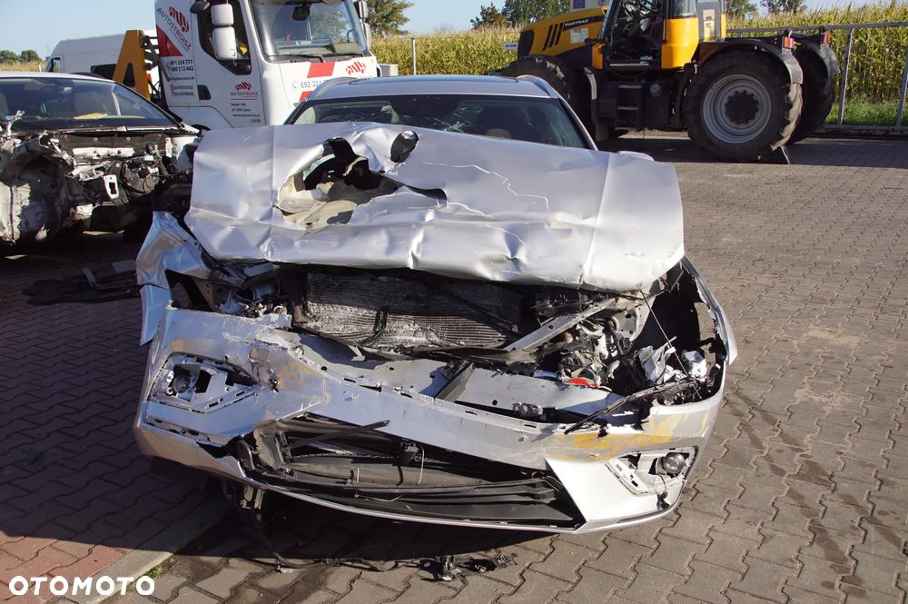 Auto na części - Volvo V60 II 2.0 D3 150 KM D4204T16 TG-81SC 711 2019R Silnik Skrzynia Drzwi Klapa Zderzak Lampa Lusterko Szyba Szyberdach Panorama Deska Kokpit Sterownik Moduł Czujnik Licznik Wyświetlacz Kierownica - 2