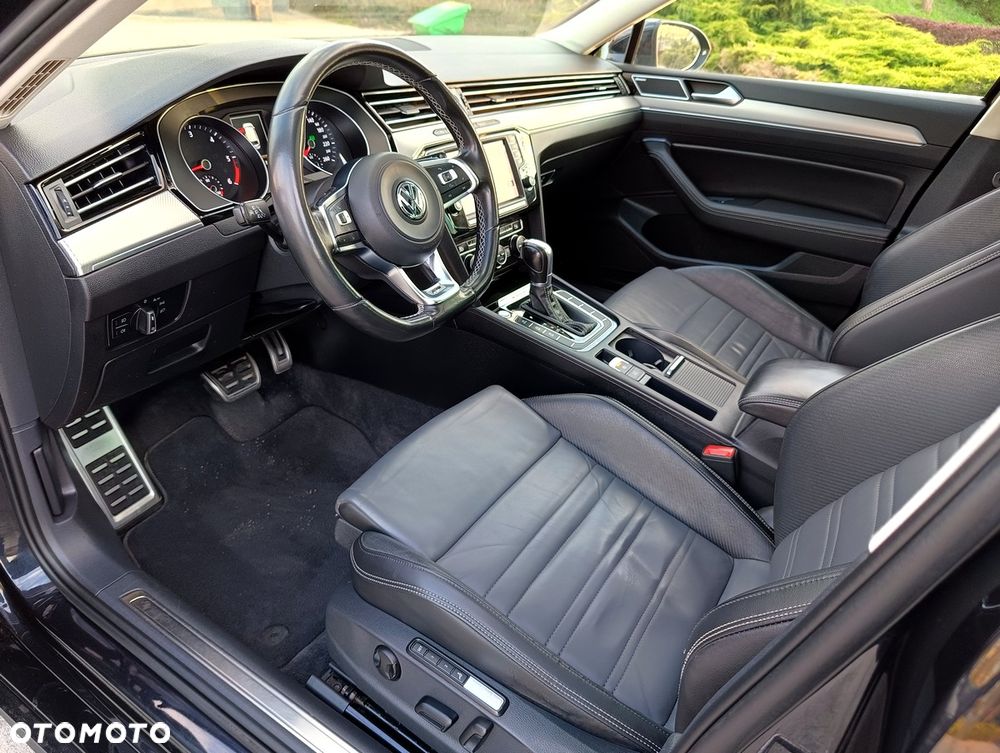 Volkswagen Passat Variant 2.0 TDI SCR DSG 4Motion Business - 6