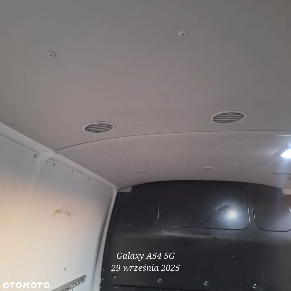 Volkswagen Transporter - 9