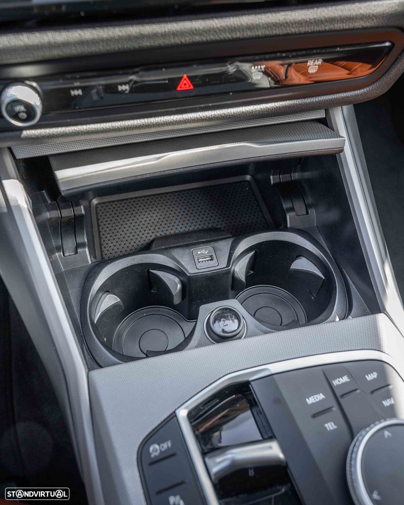 BMW 320 e Aut. Advantage - 32
