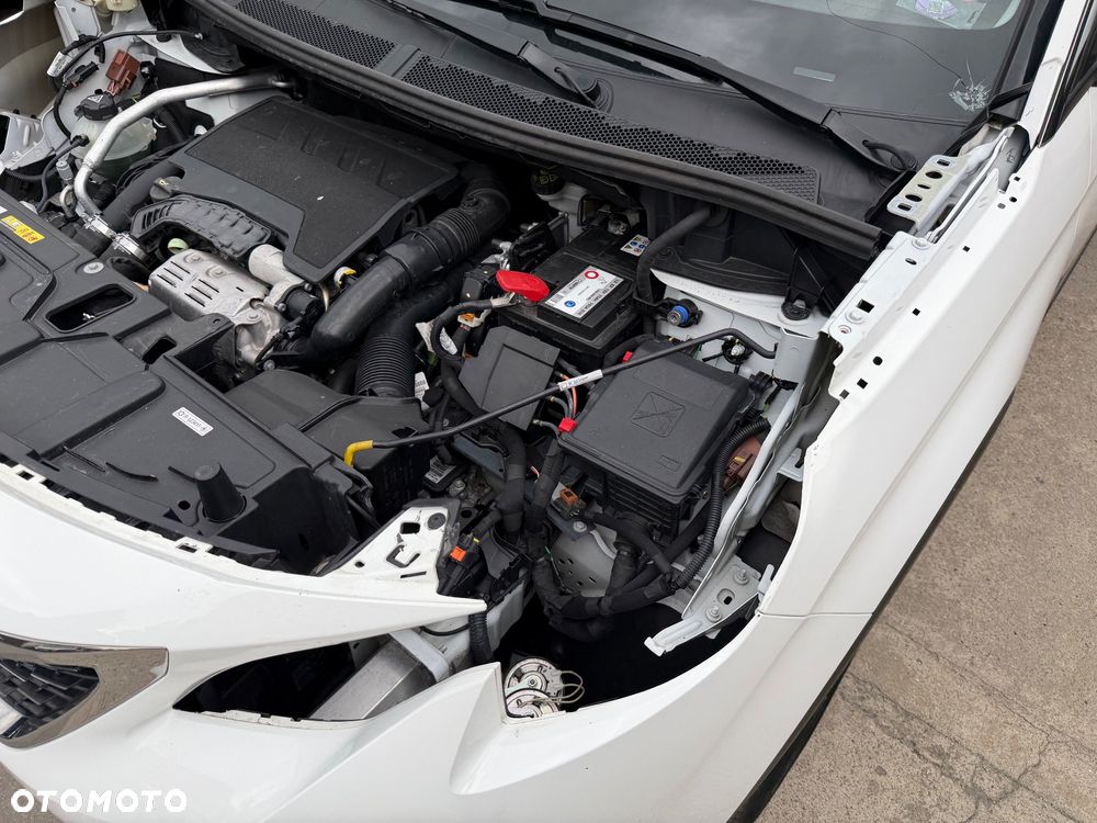 Peugeot 3008 PureTech 130 Stop & Start GPF EAT8 Allure - 27