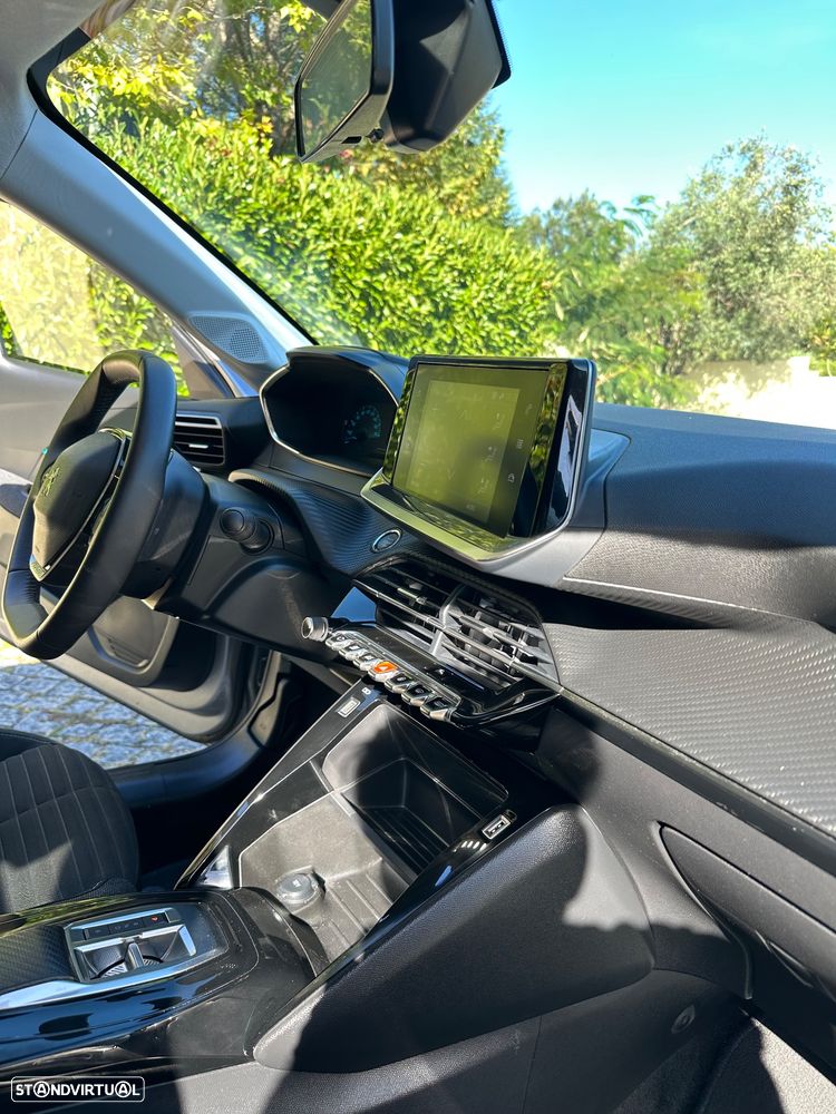 Peugeot e-208 - 9