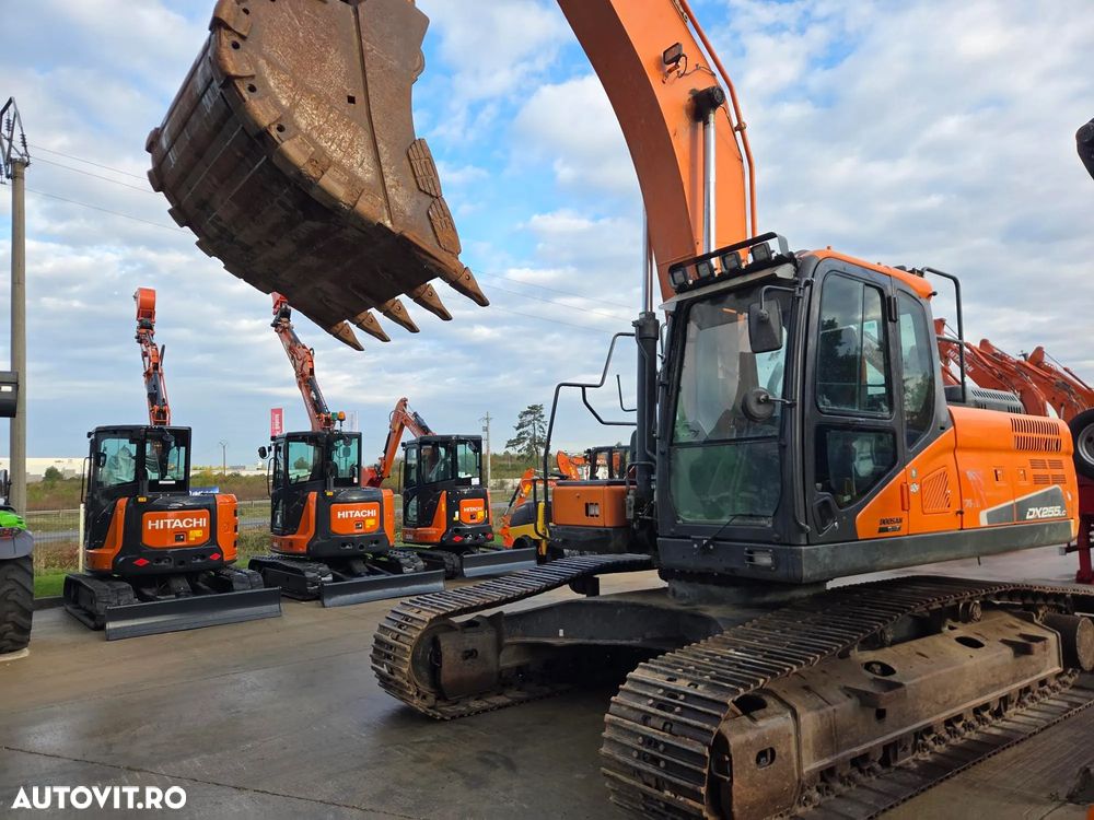 Doosan DX255, 25,5 tone, 2021, 9.340h, Cupa 1,55mc, adanc sapare 6,5m, inst picon pe brate, lant 70% ok, camera spate si lateral dreapta, posibilitate leasing 4 ani-PROMOTIE 50.900 EUR+Tva - 11