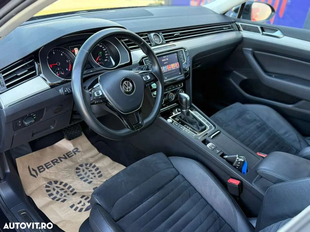 Volkswagen Passat Variant 2.0 TDI DSG 4Motion Highline - 15