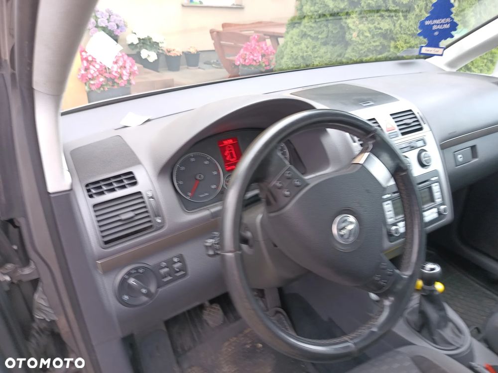 Volkswagen Touran 1.9 TDI Q-Line - 8