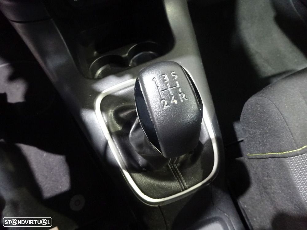 Citroën C3 1.2 PureTech Shine - 28