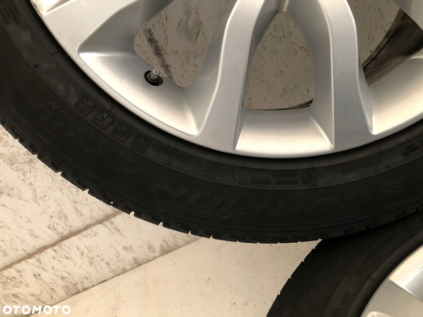 RANGE ROVER KOŁA ALUFELGI 255/55 R20 PIRELLI - 10