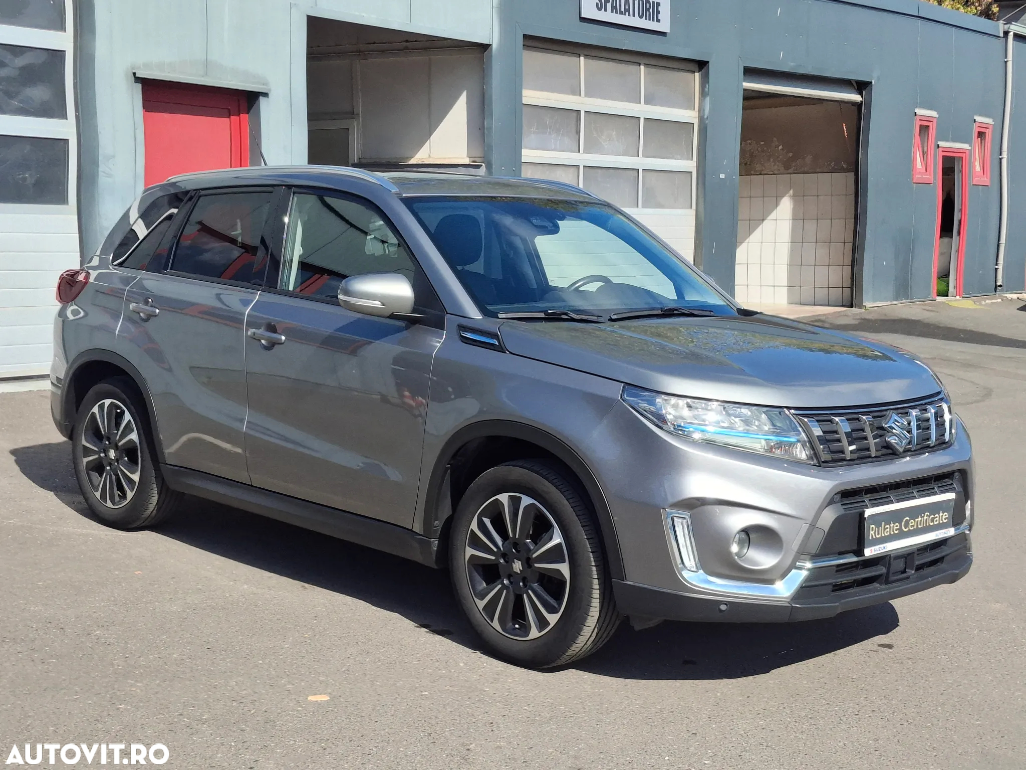 Suzuki Vitara 1.4 Boosterjet AllGrip MHEV Luxus - 8