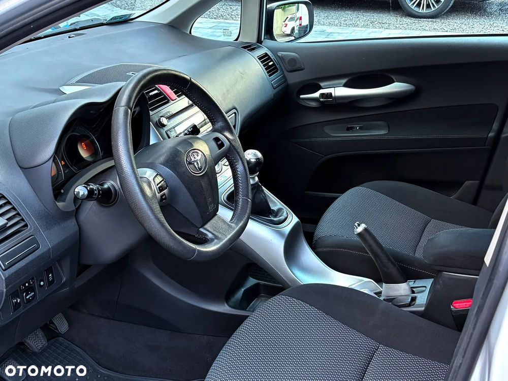 Toyota Auris 1.6 Premium Comfort - 15