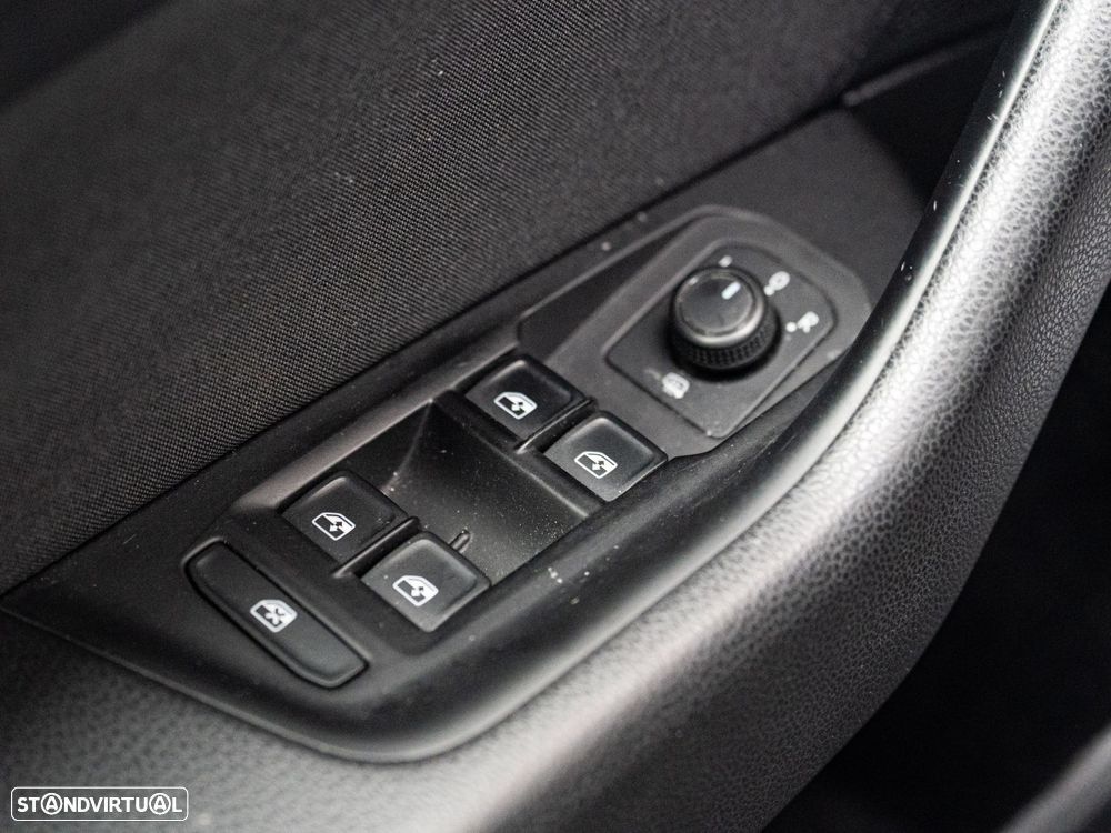 VW Passat Variant - 34