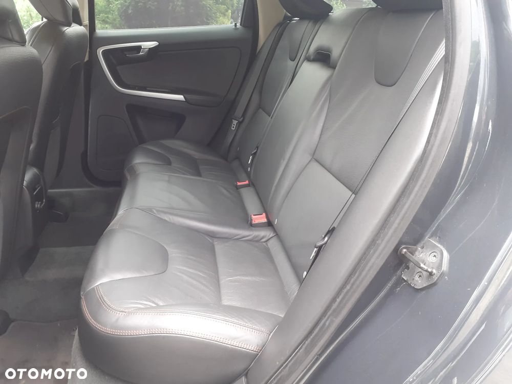 Volvo XC 60 D5 AWD Summum - 21