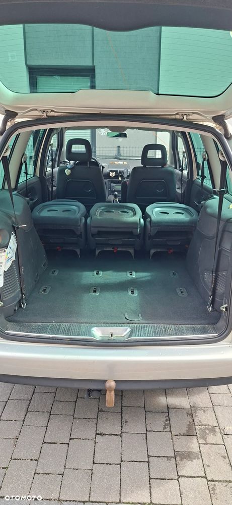 Volkswagen Sharan 1.9 TDI Comfortline - 12