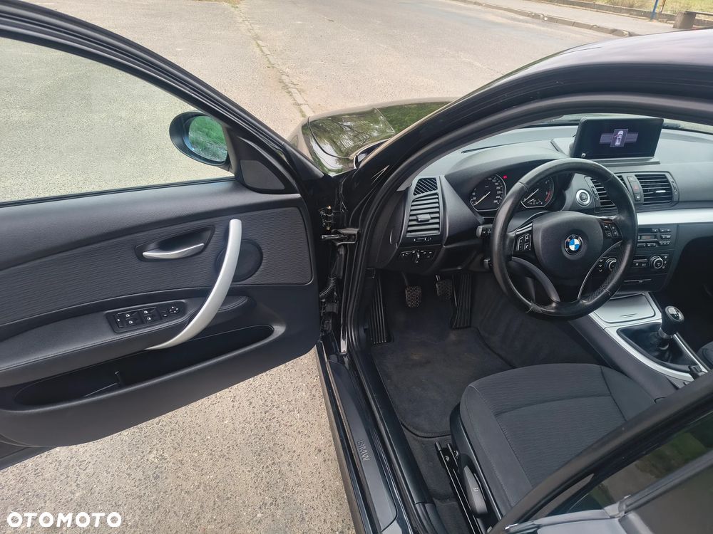 BMW Seria 1 120d DPF Edition Sport - 9