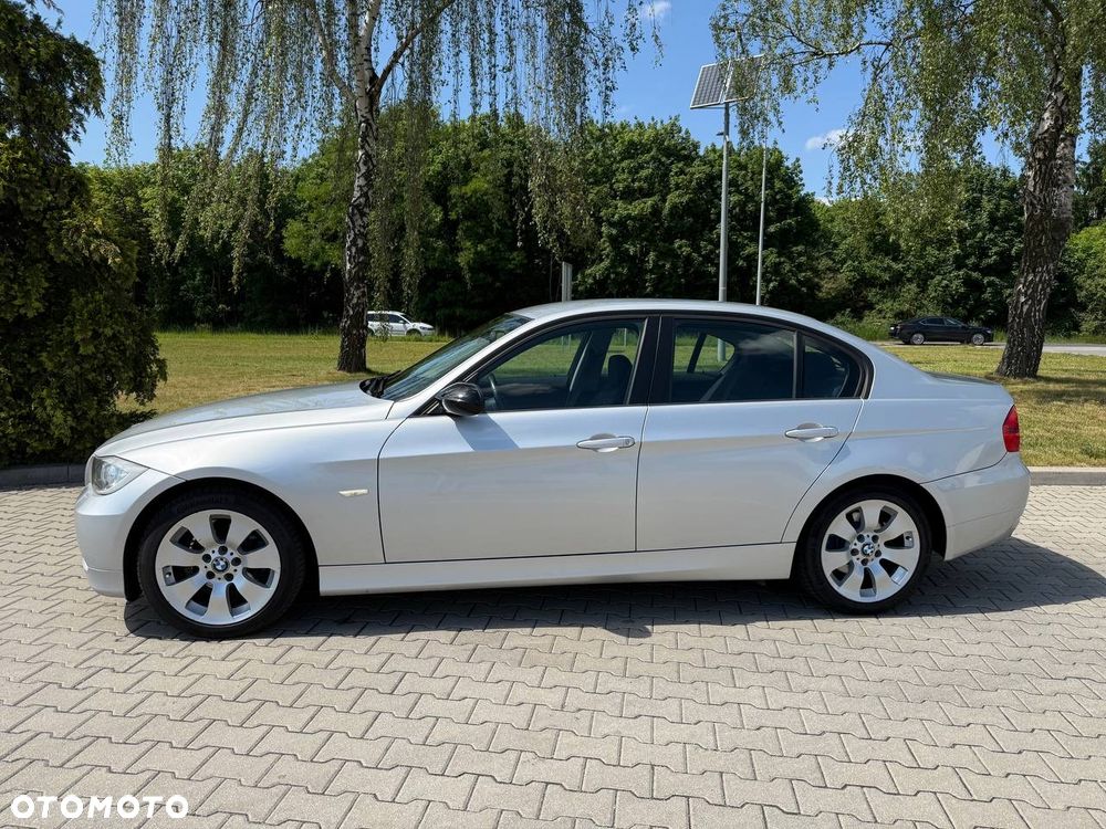 BMW Seria 3 320i - 3