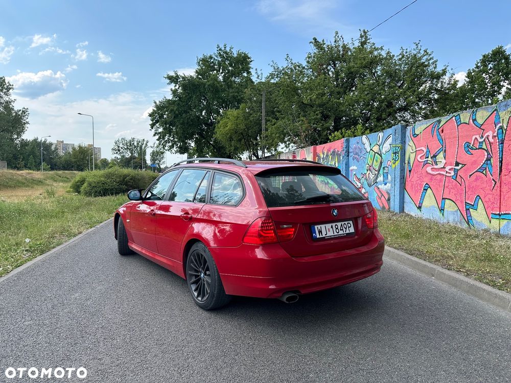 BMW Seria 3 320i Touring - 3