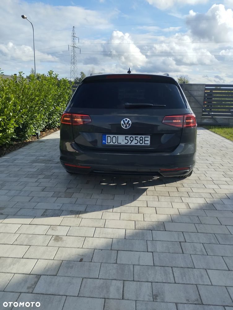 Volkswagen Passat 2.0 TDI SCR DSG Comfortline - 3