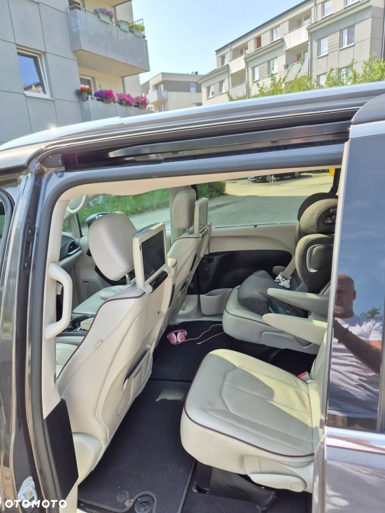 Chrysler Pacifica - 9