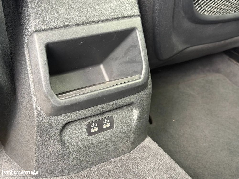 BMW 116 d Pack Desportivo M Auto - 11