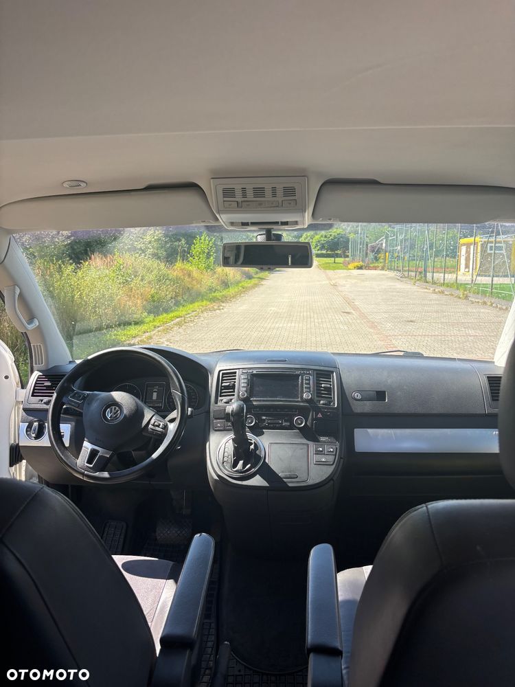 Volkswagen Multivan - 10