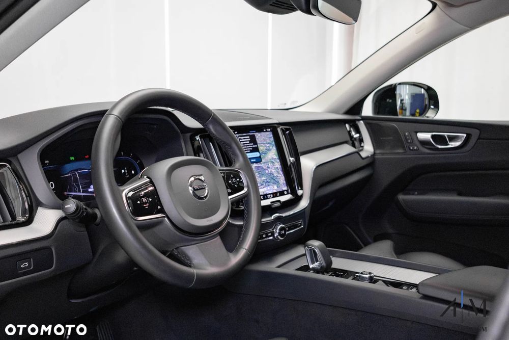 Volvo XC 60 B4 D AWD Plus Dark - 14