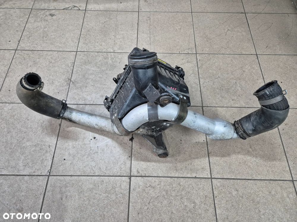 OBUDOWA FILTRA POWIETRZA PRZEWÓD TURBO HYUNDAI TRAJET 2.0 CRDI LIFT - 2