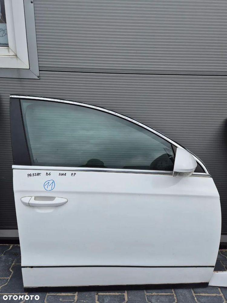 VW PASSAT B6 DRZWI / KLAPA BAGAŻNIKA / BŁOTNIK / MASKA / DESKA ROZDZIELCZA BIAŁE / CZARNE - 6