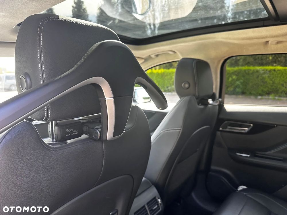 Jaguar F-Pace 2.0 i4D AWD R-Sport - 12