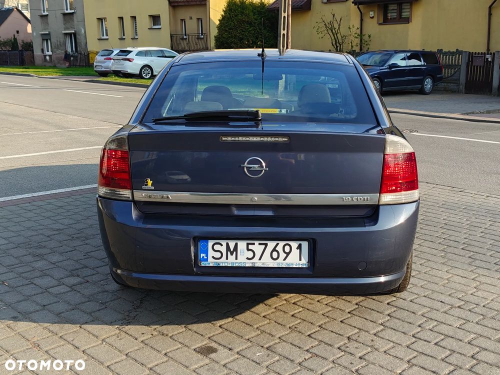Opel Vectra 1.9 CDTI DPF Cosmo - 18