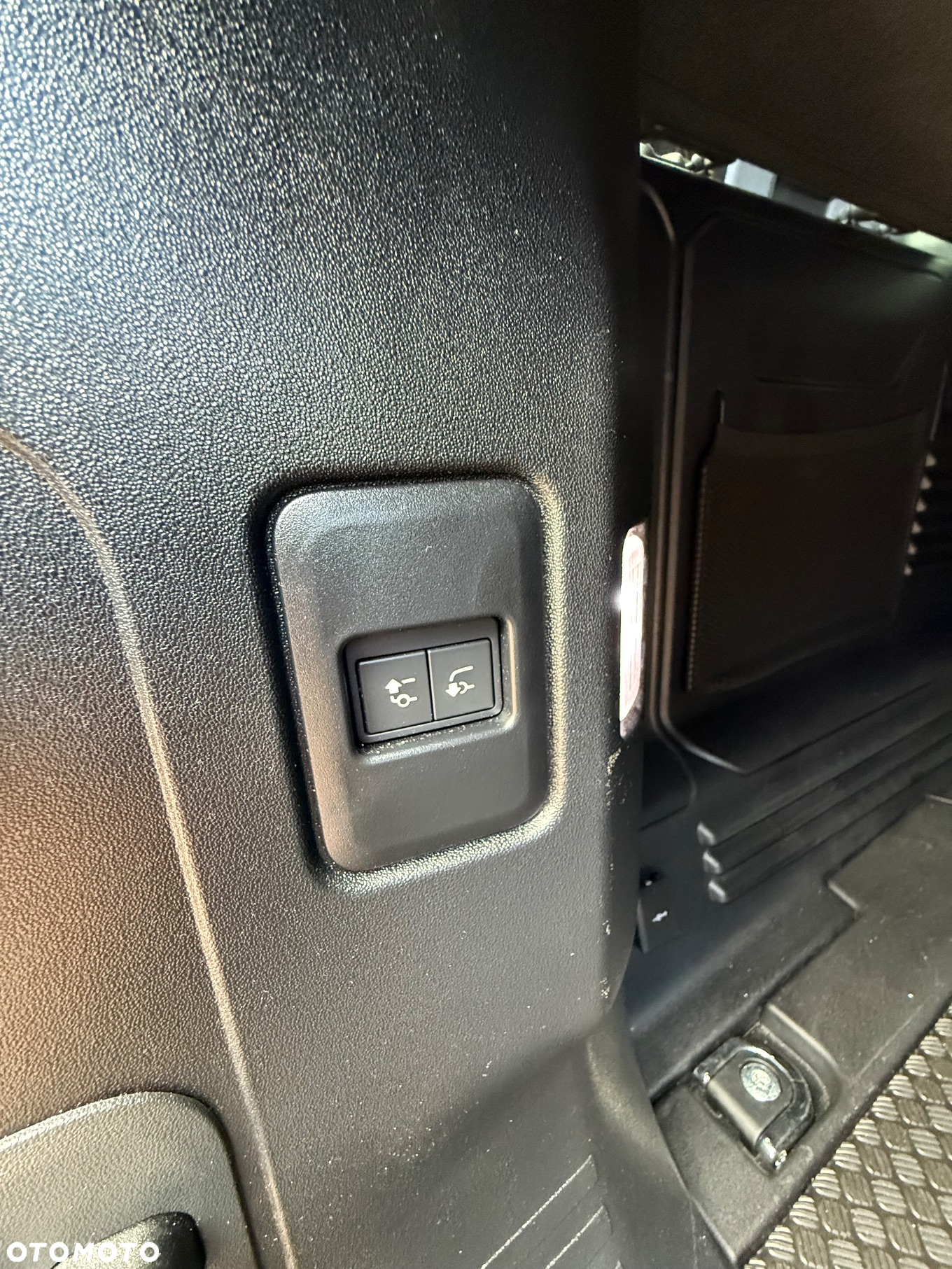 Land Rover Defender 110 P400 X-Dynamic S - 20