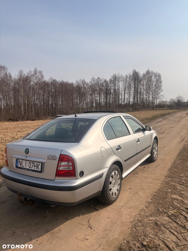 Skoda Octavia 1.8 GLX - 1