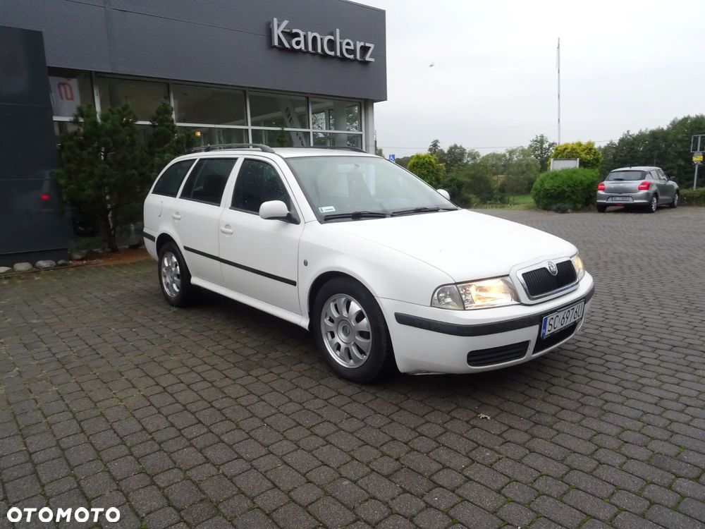 Skoda Octavia 1.6 Ambiente - 12
