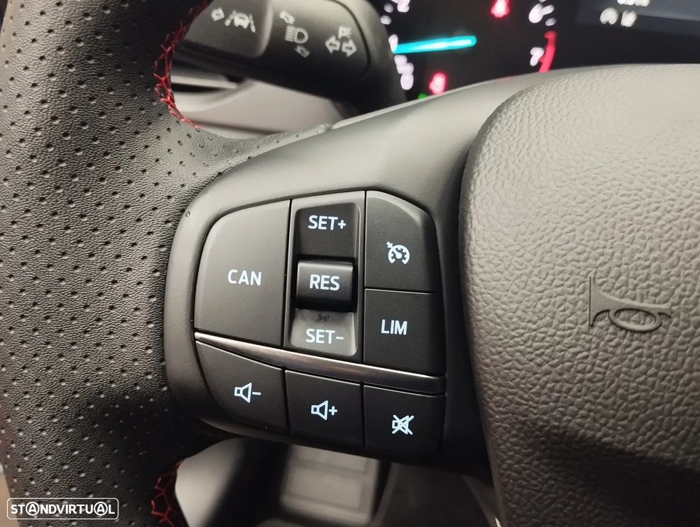 Ford Focus 1.0 EcoBoost MHEV ST-Line - 21