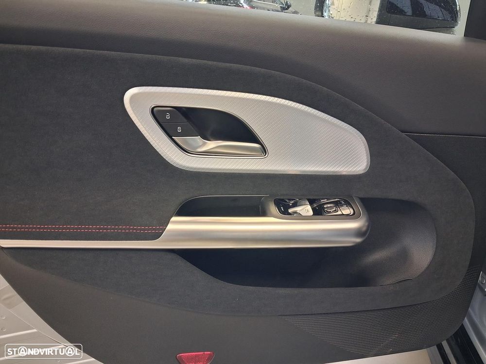 Mercedes-Benz CLA 250+ EQ Shooting Brake - 8