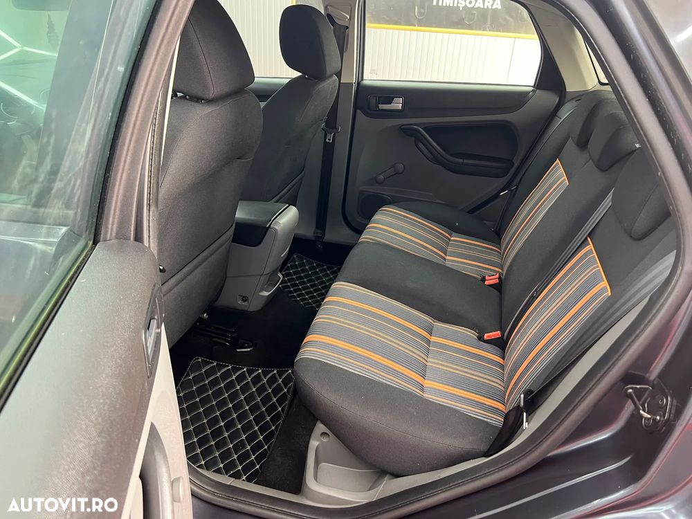 Ford Focus - 15