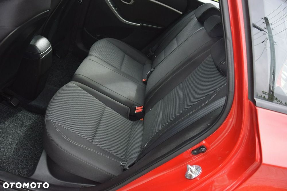 Hyundai i30 blue 1.4 Trend - 16