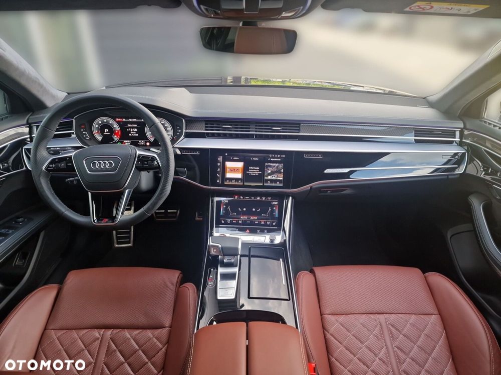 Audi S8 - 11