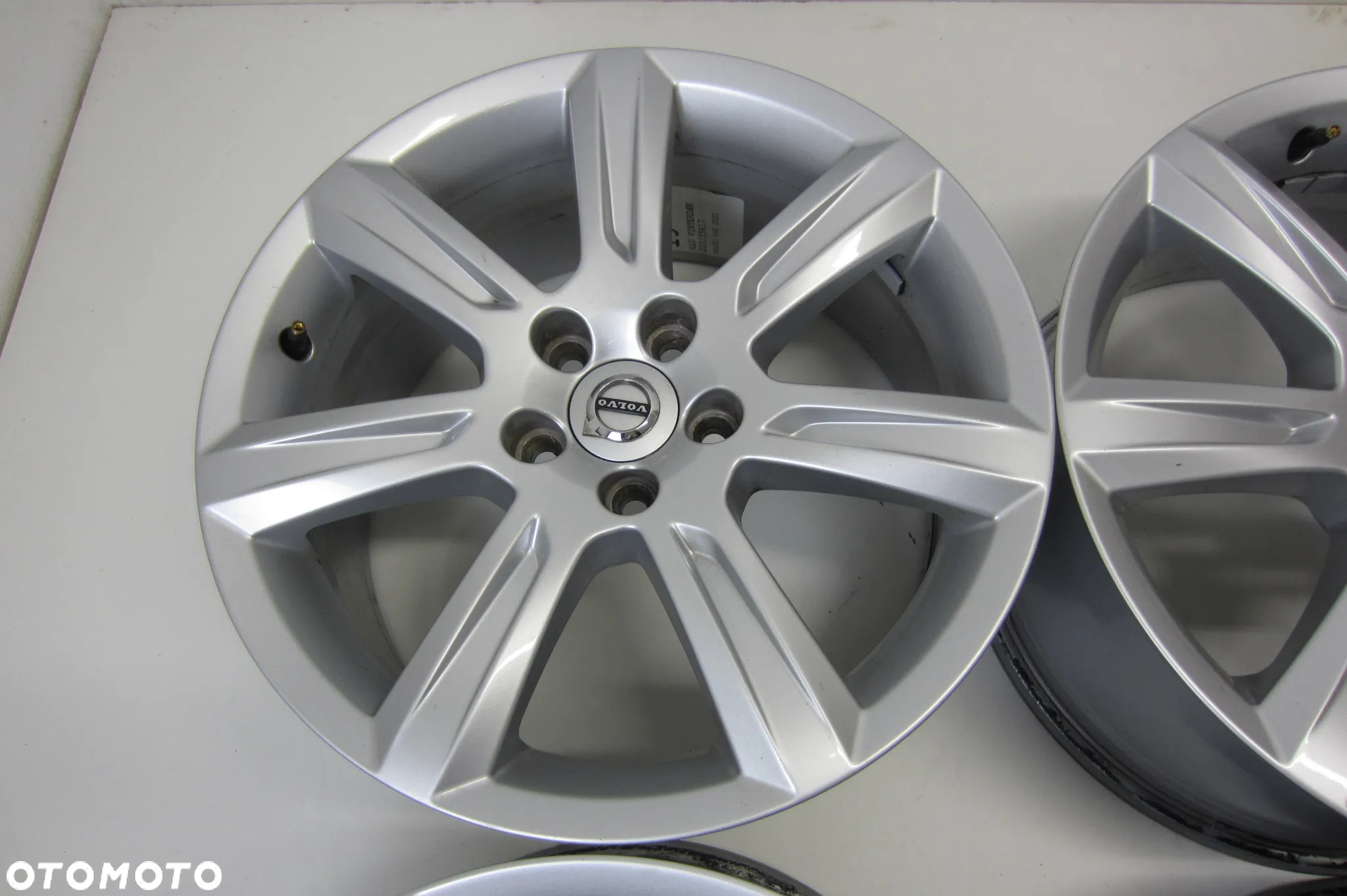 FELGI ALUMINIOWE 17 VOLVO V40 V70 XC60 C30 CX30  XC70 S80 S60 V60 V90 S90 ORYGINAŁ - 3