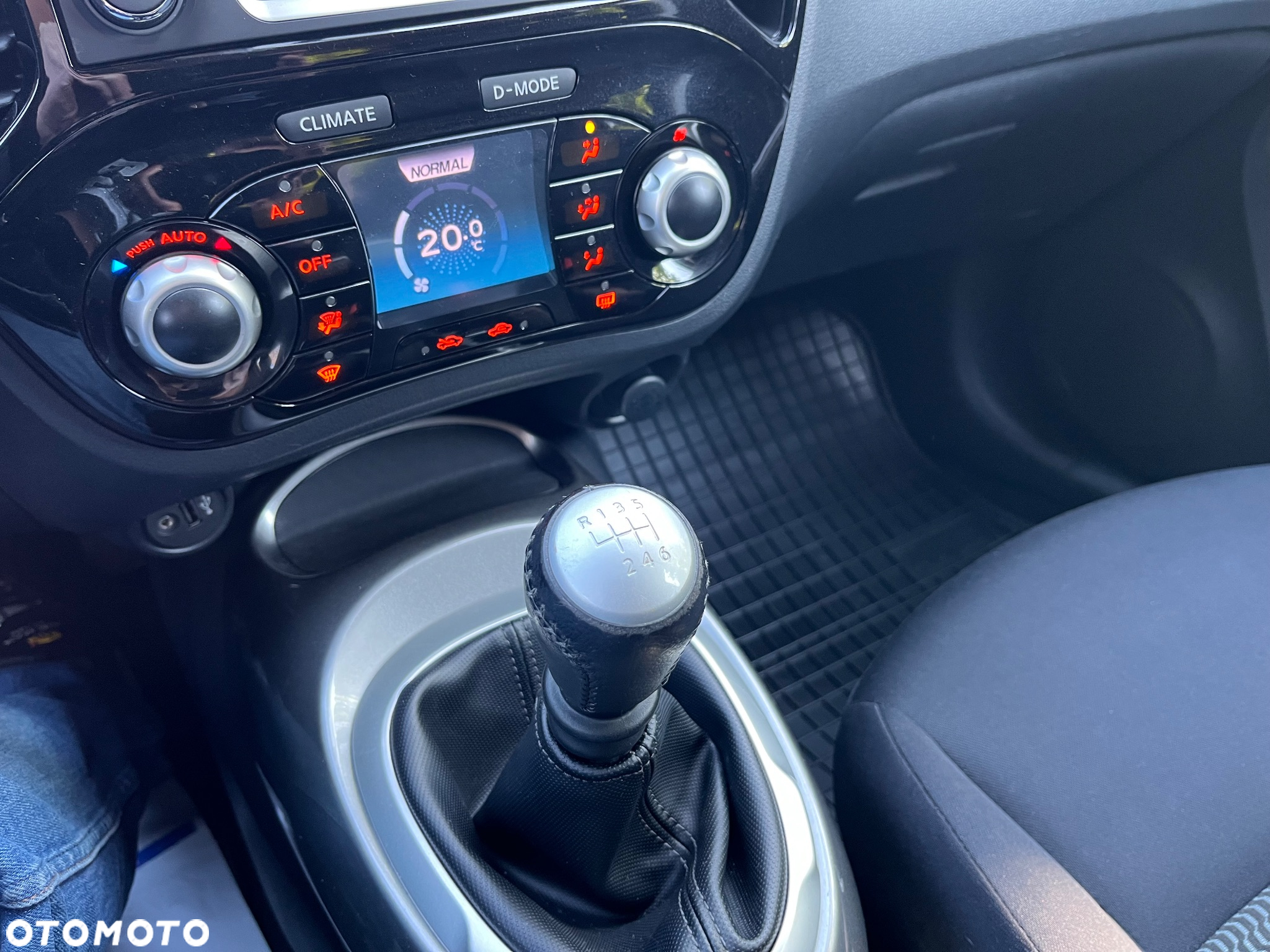 Nissan Juke 1.2 DIG-T N-Connecta - 25