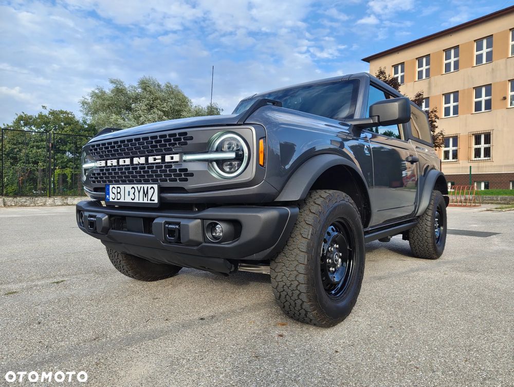 Ford Bronco - 3