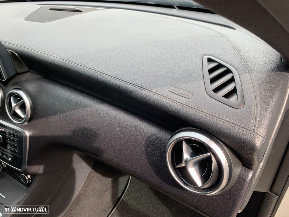 Mercedes-Benz A 180 d AMG Line - 11