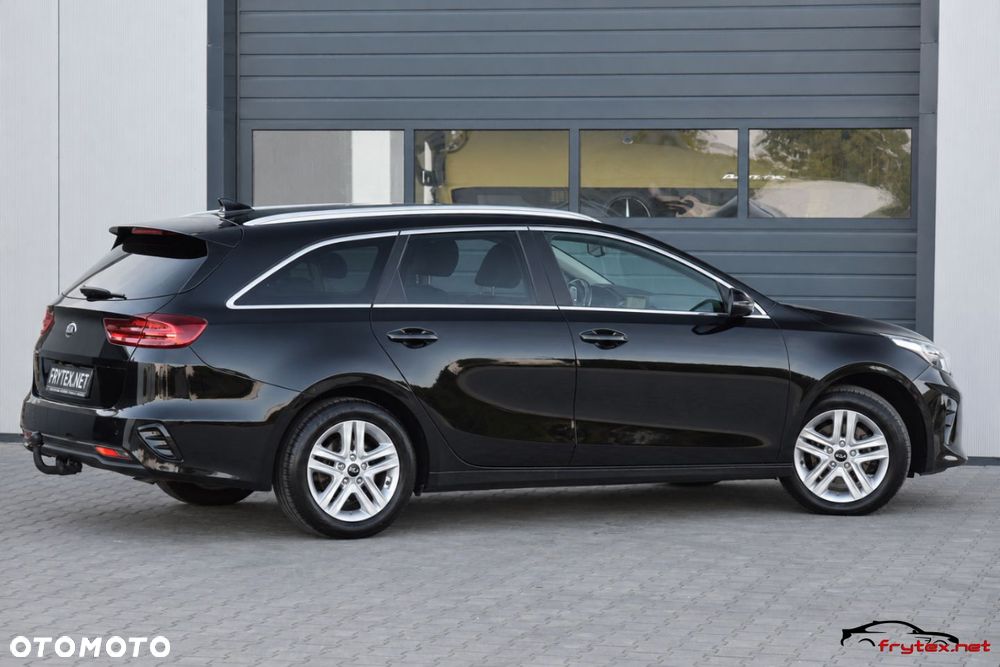 Kia Ceed - 12