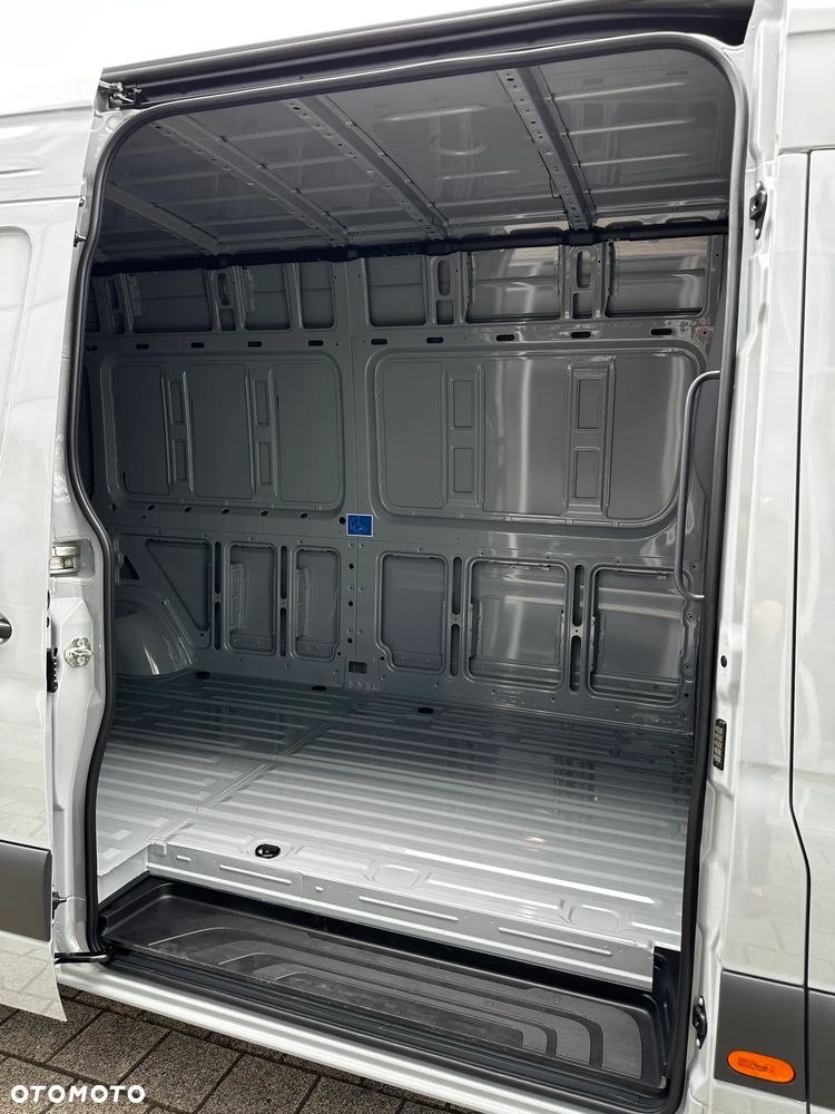 Mercedes-Benz Sprinter - 29