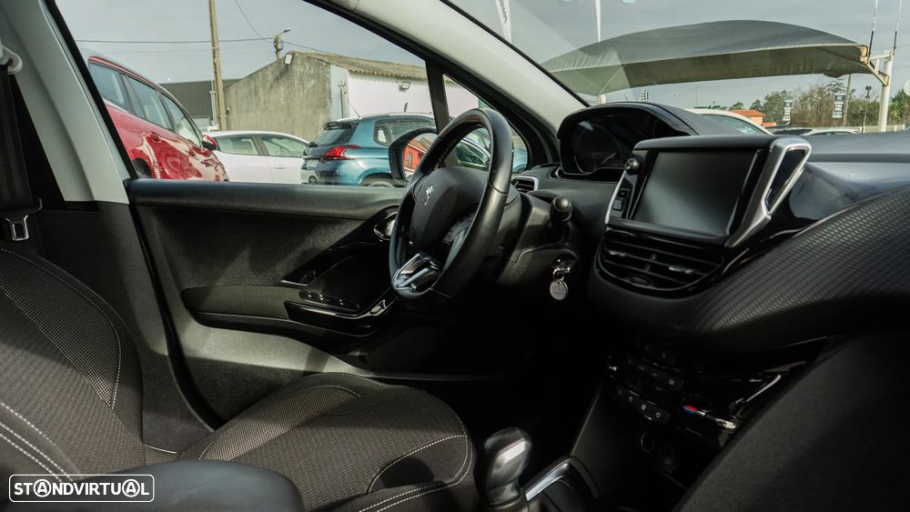 Peugeot 208 PureTech 82 Start & Stop Allure - 15