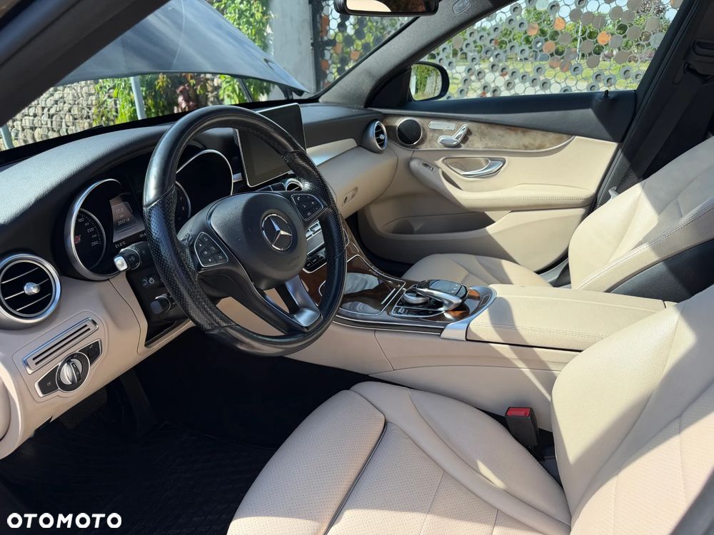 Mercedes-Benz Klasa C 300 9G-TRONIC - 22