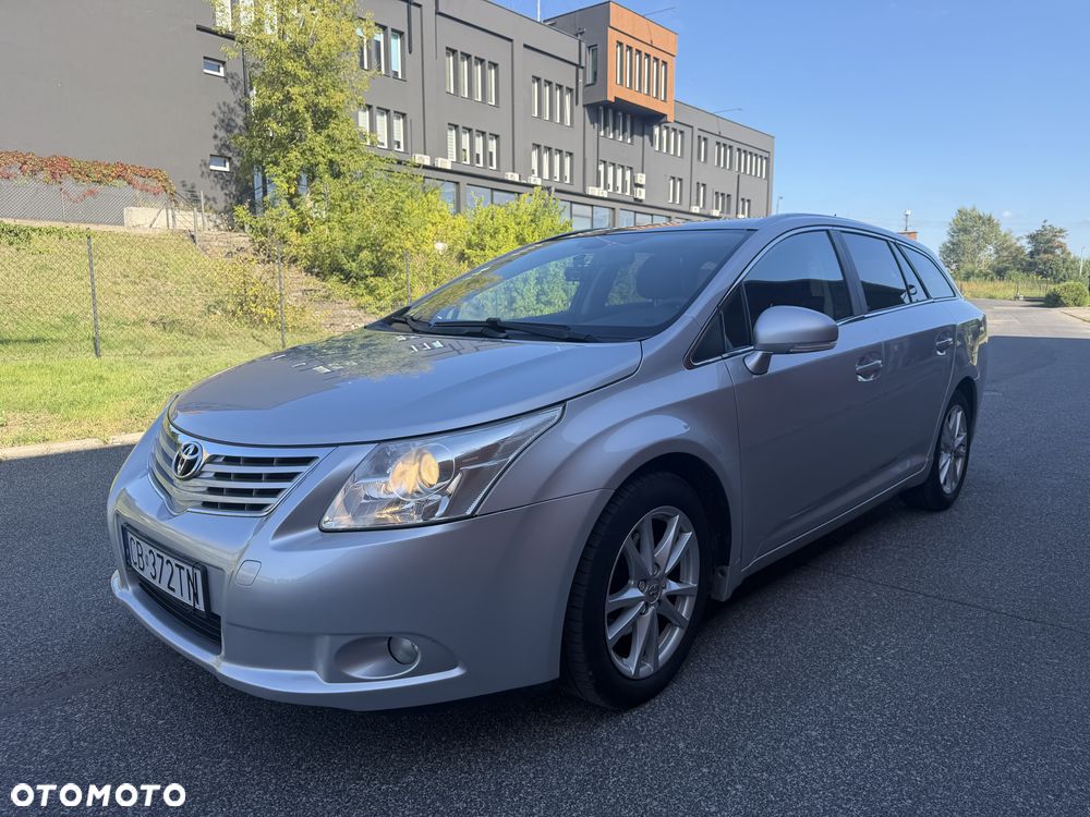 Toyota Avensis 2.0 D-4D Sol Premium - 2