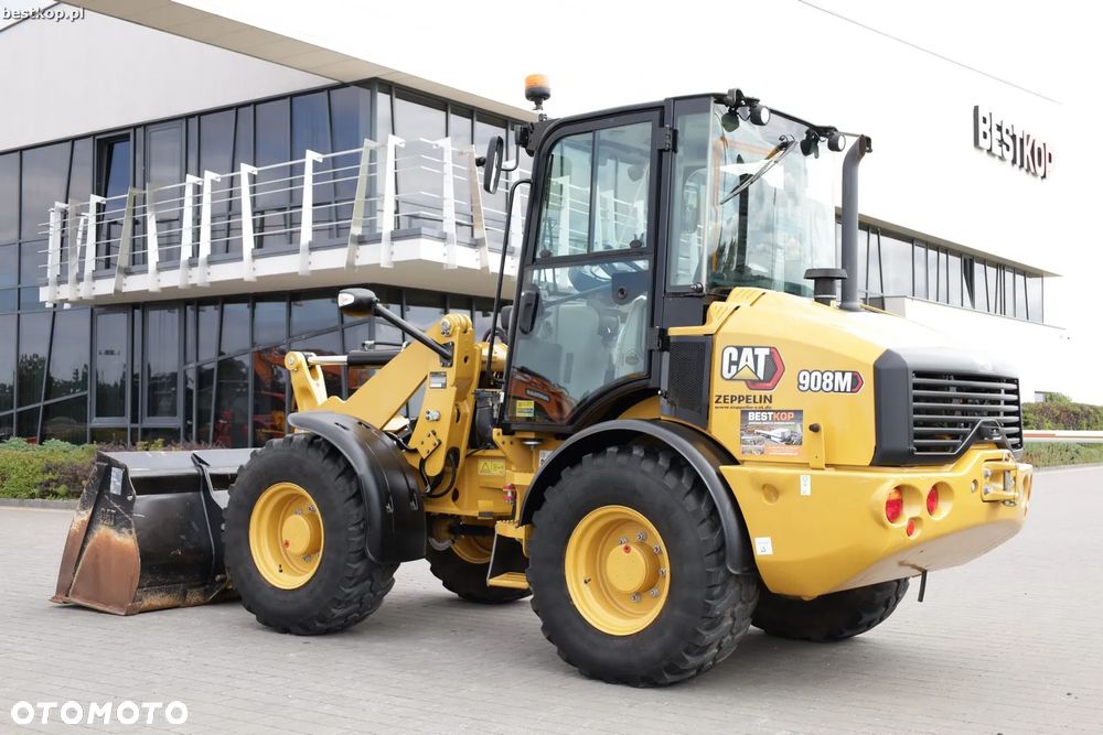 Caterpillar CAT 908M - 9