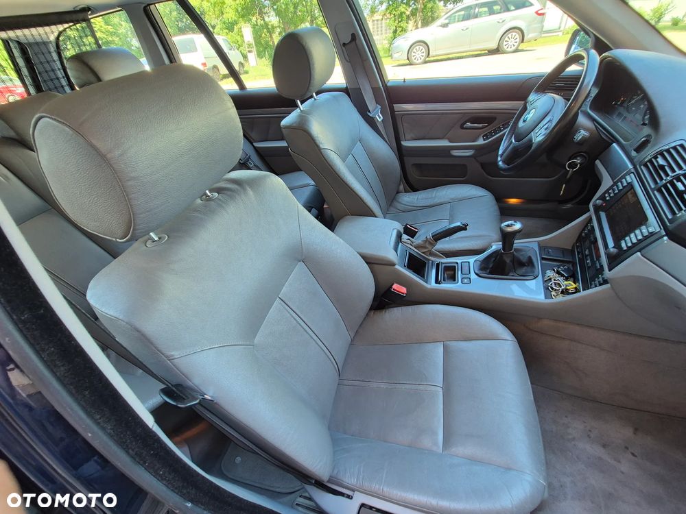 BMW Seria 5 520i - 13