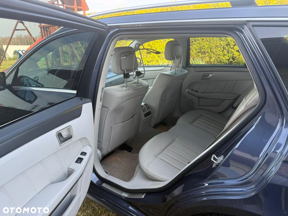 Mercedes-Benz Klasa E 300 BlueTEC 7G-TRONIC - 21
